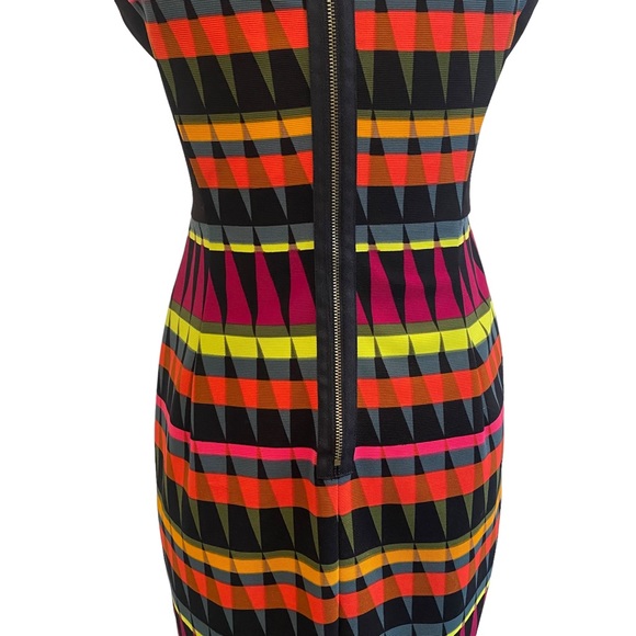 Signature London Style Print Sheath Dress 4 - Picture 11 of 16